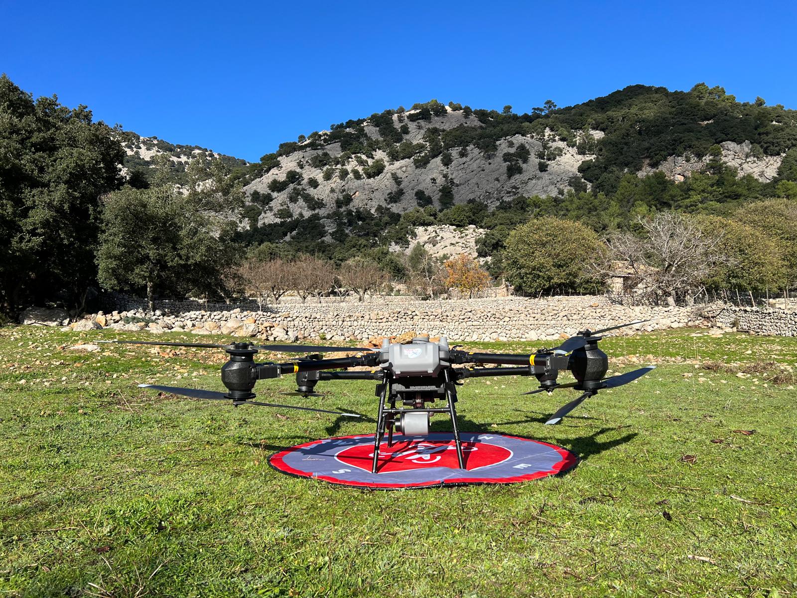Dron de carga DJI FlyCart 30 para entrega de última milla y dronmulching