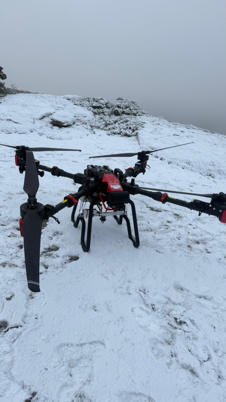 Dron de carga XAG P100 Pro con 60 kg de carga útil para suministro rural
